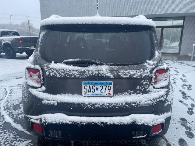 Used 2016 Jeep Renegade Latitude image 8