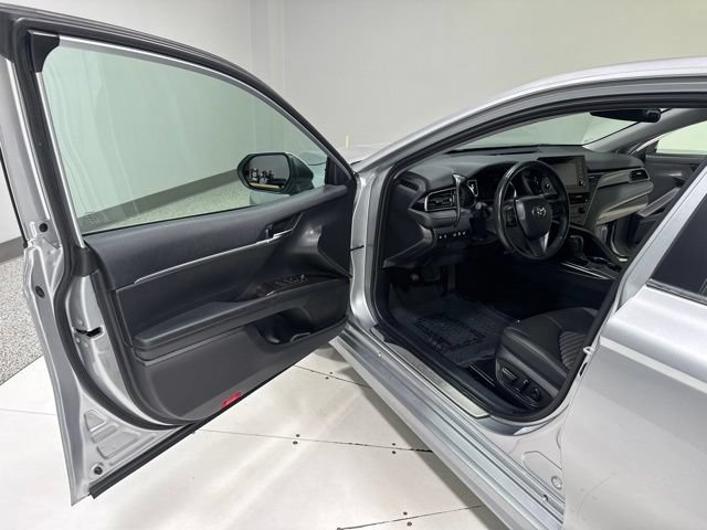 Used 2024 Toyota Camry SE FWD image 9