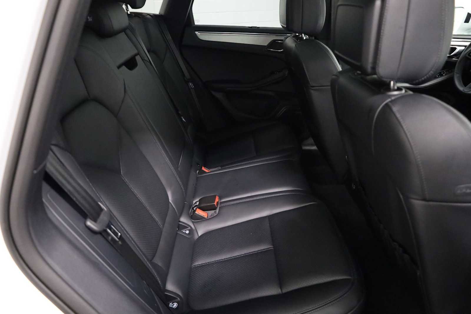 Certified 2026 Porsche Macan image 35