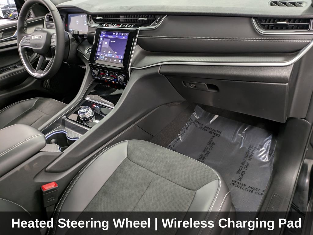 Used 2025 Jeep Grand Cherokee Altitude image 36