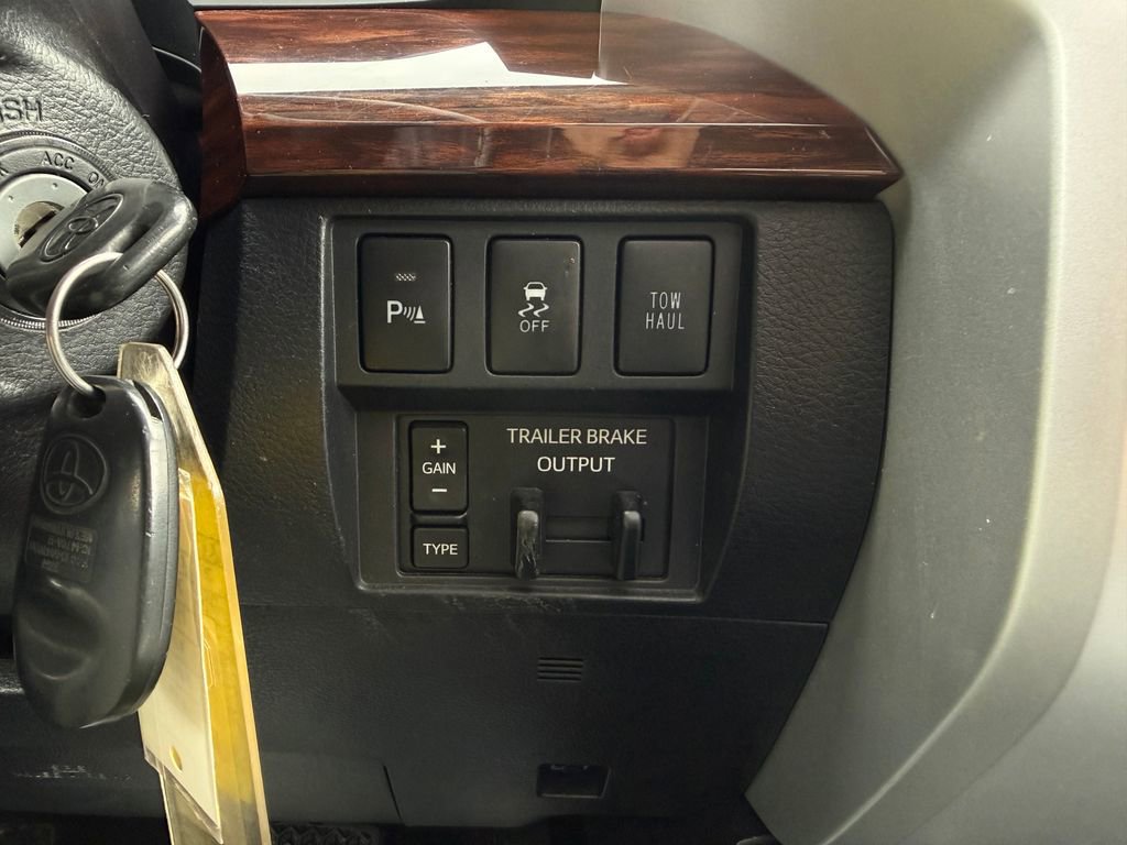 Used 2017 Toyota Tundra Limited image 21