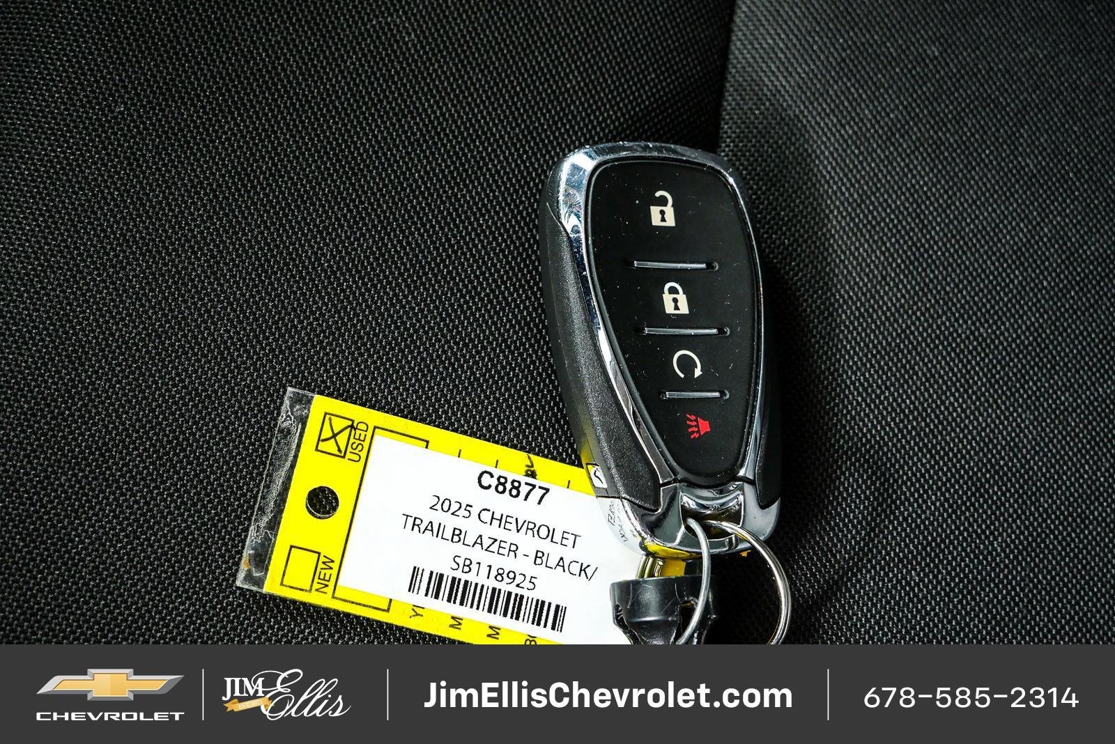 Certified 2025 Chevrolet TrailBlazer LT AWD/4WD image 35