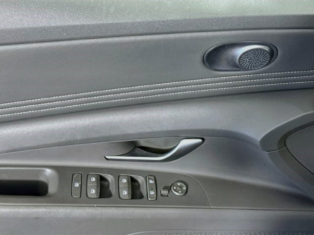 Used 2022 Hyundai Elantra SEL w/ Convenience Package FWD image 23