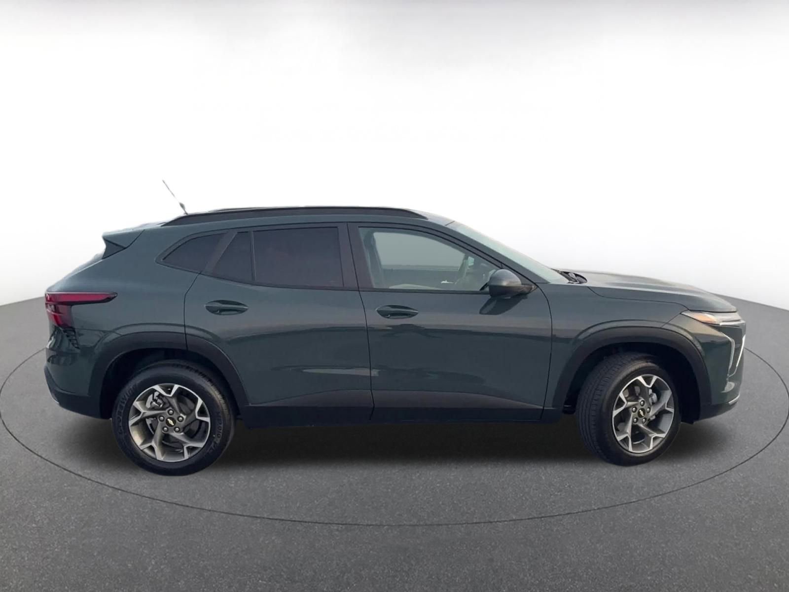 Used 2025 Chevrolet Trax LT image 16