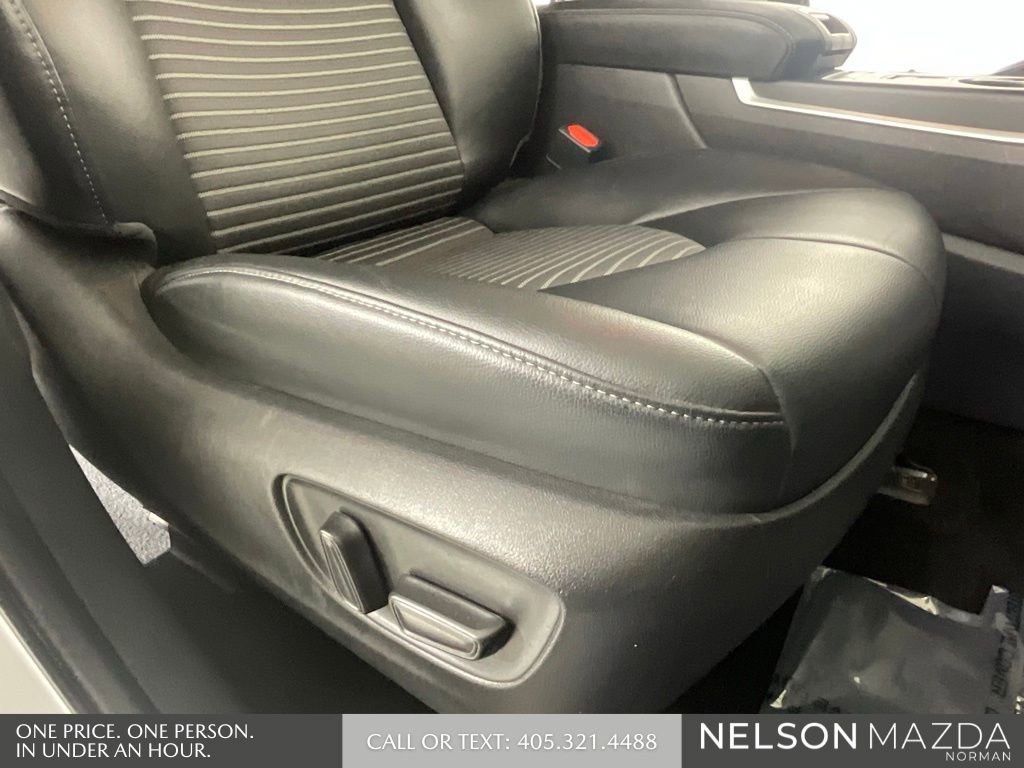 Used 2022 Toyota Highlander XSE FWD image 30