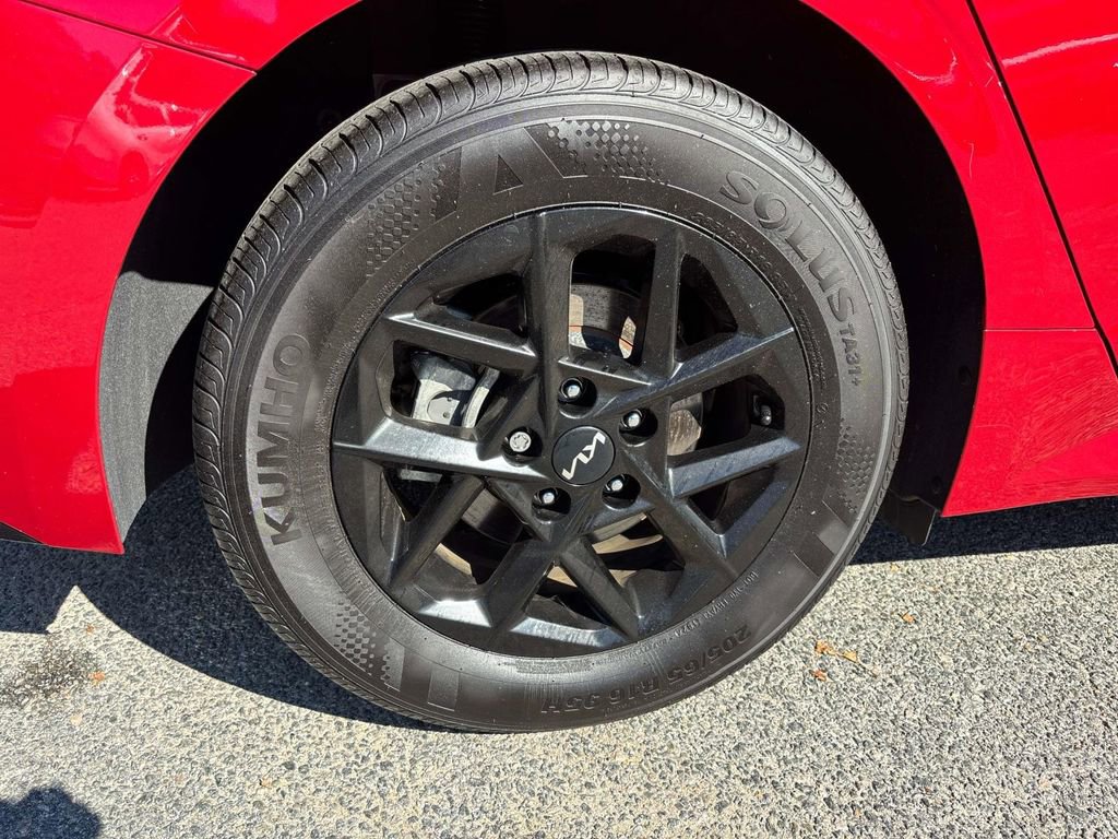 Used 2025 Kia K5 LXS image 30