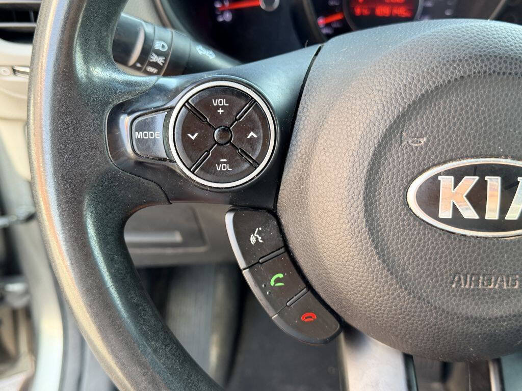 Used 2015 Kia Soul FWD image 14