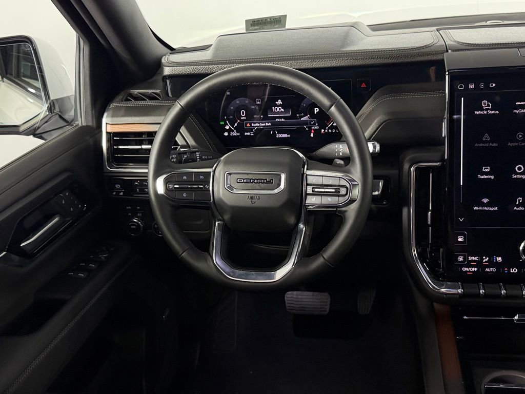 Used 2025 GMC Yukon XL Denali AWD/4WD image 14