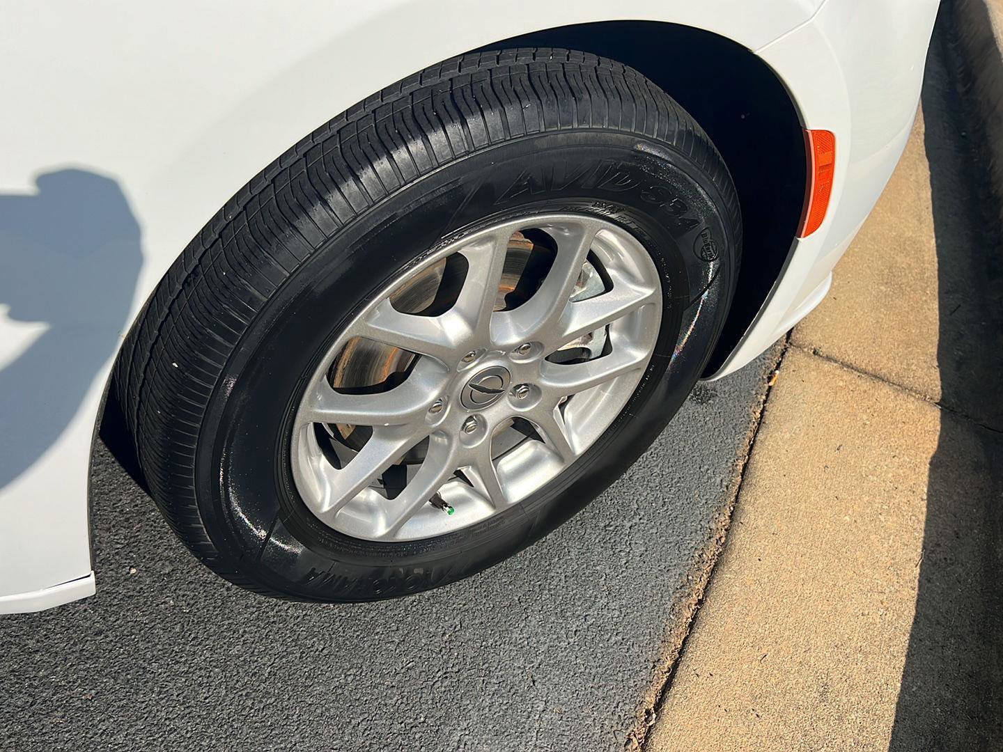 Used 2023 Chrysler Pacifica Touring-L image 38