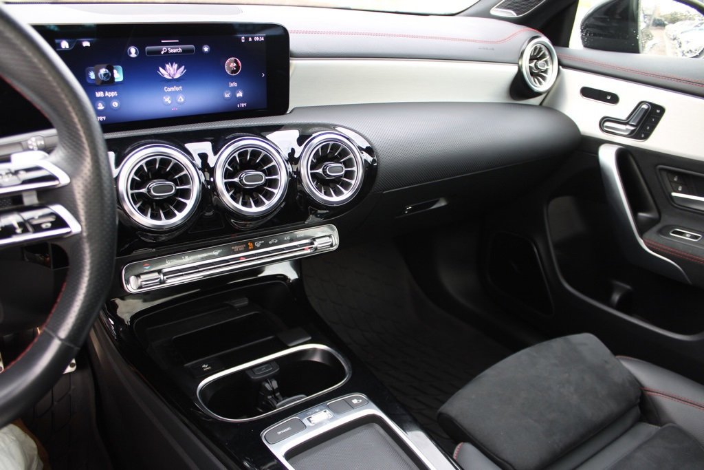 Used 2024 Mercedes-Benz CLA 250 image 26