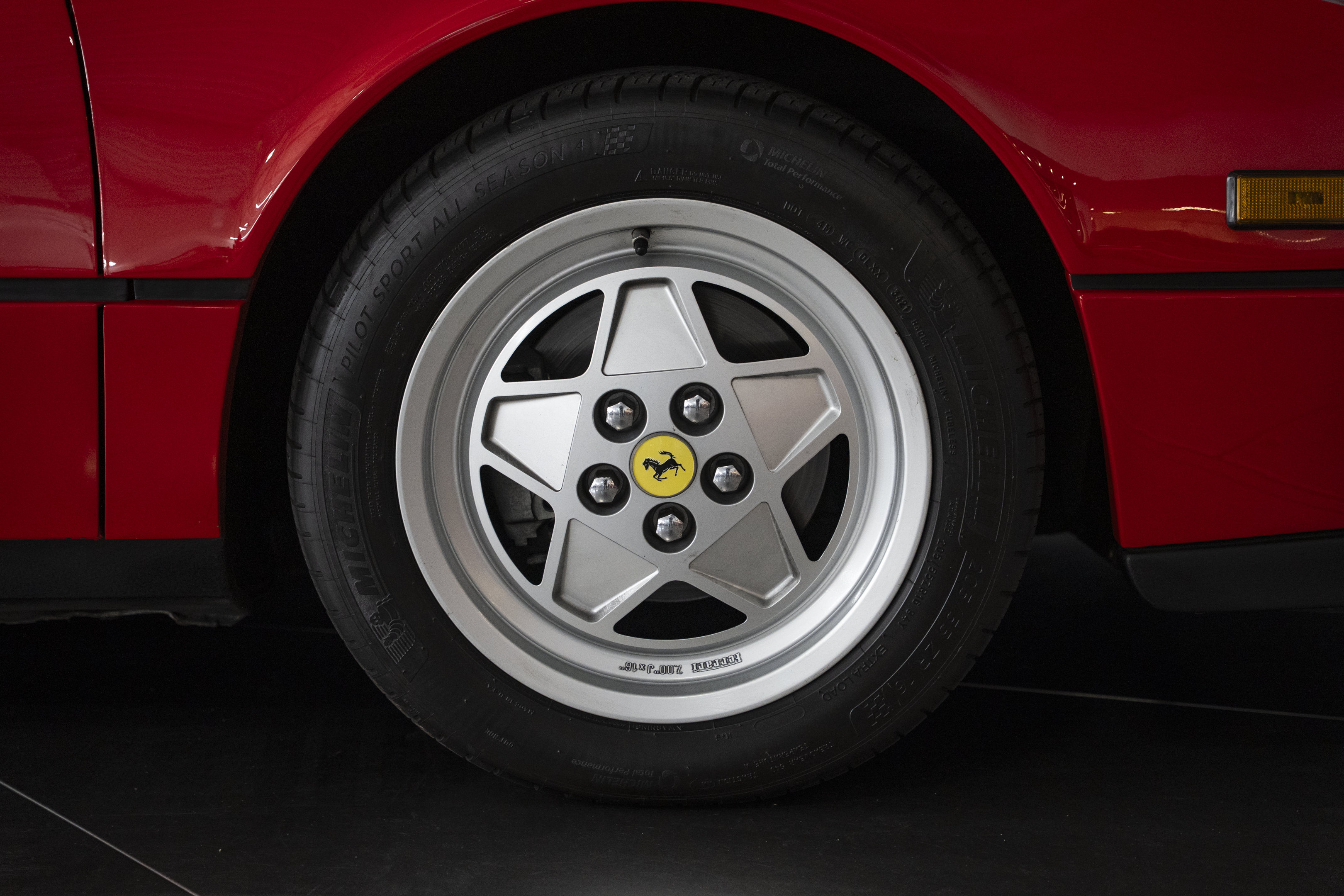 Used 1988 Ferrari 328 GTS RWD image 19