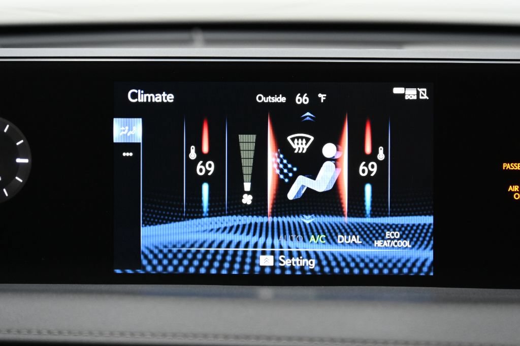 Used 2021 Lexus UX 200 w/ Accessory Package (Z2) FWD image 29