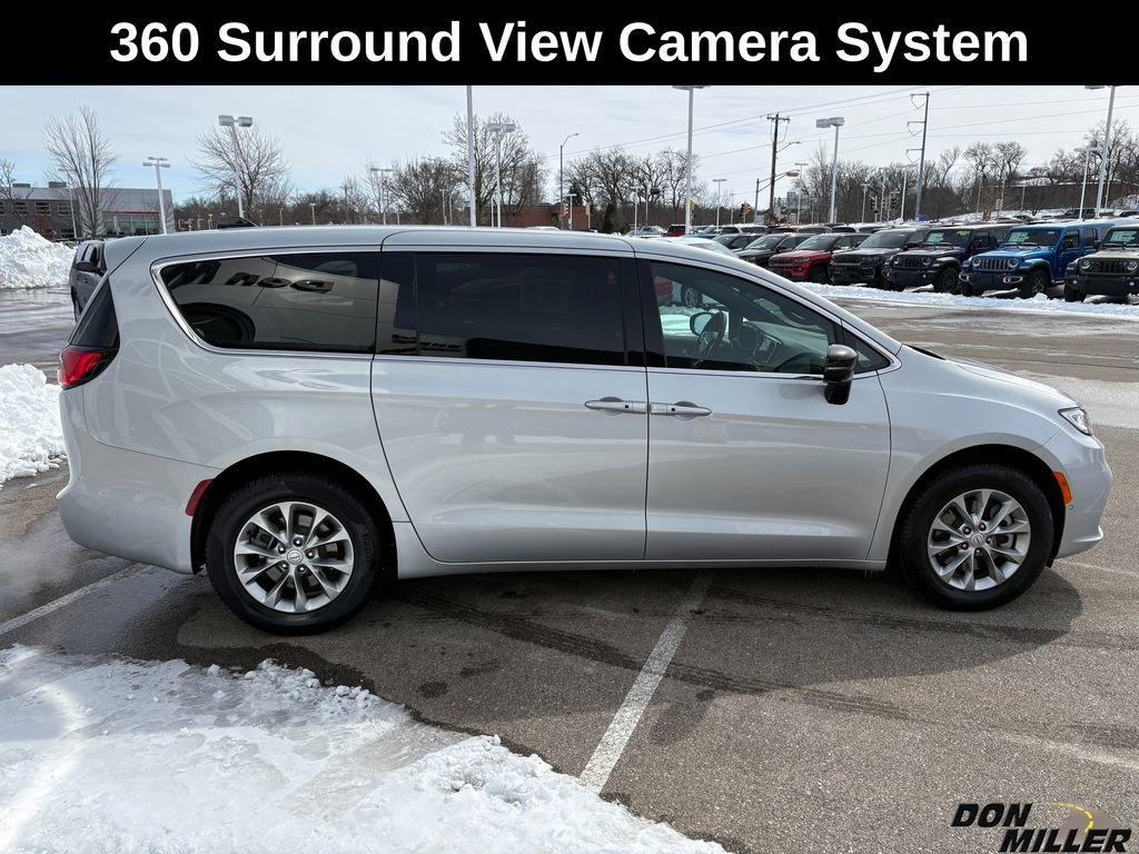 New 2026 Chrysler Pacifica Select image 9