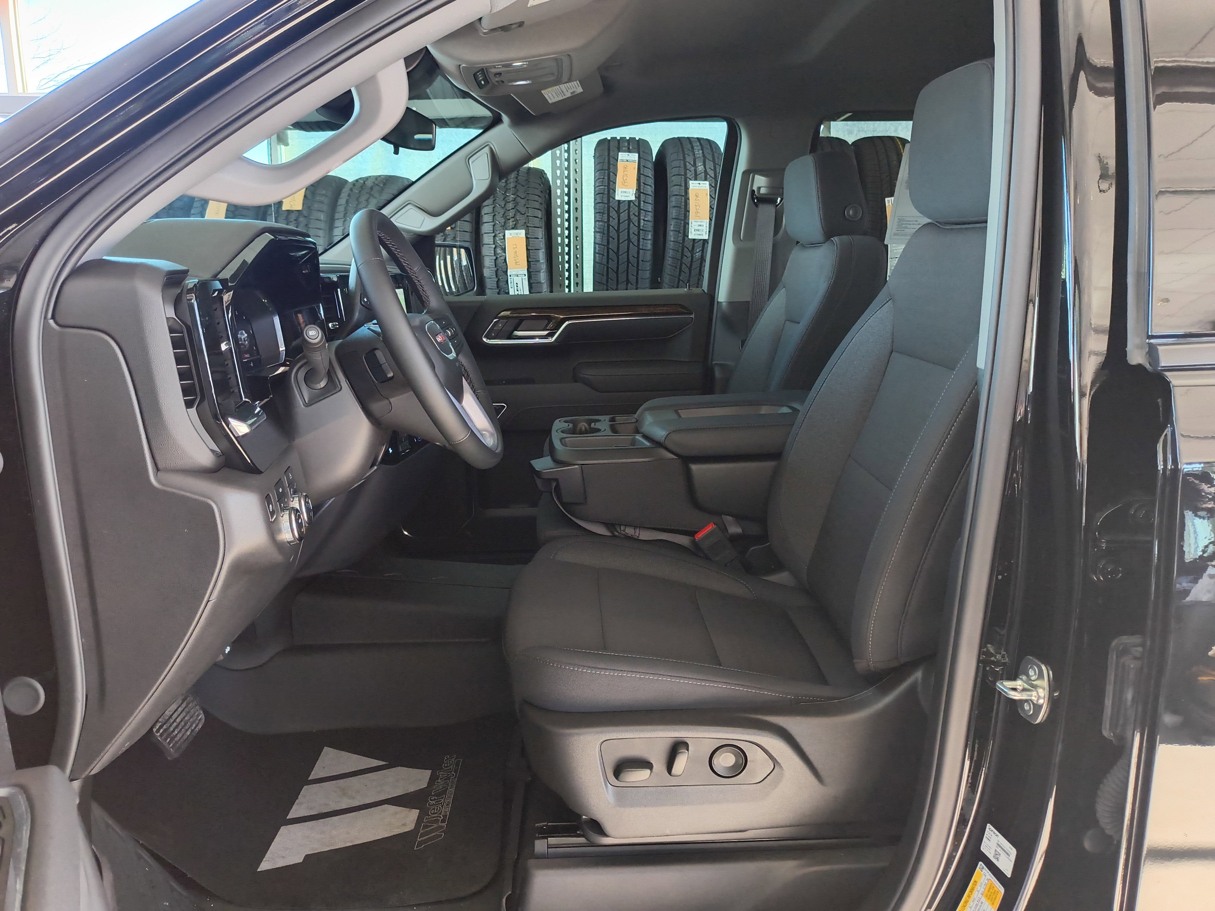 Used 2025 GMC Sierra 1500 Elevation image 19