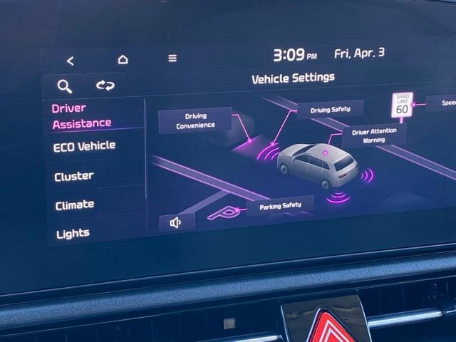 Used 2024 Kia Niro EX Touring image 20