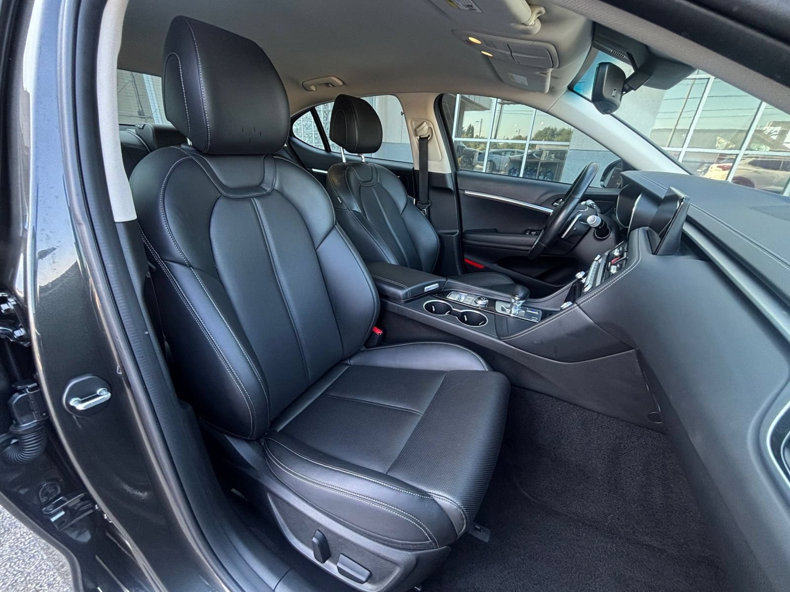 Used 2025 Genesis G70 2.5T AWD/4WD image 37