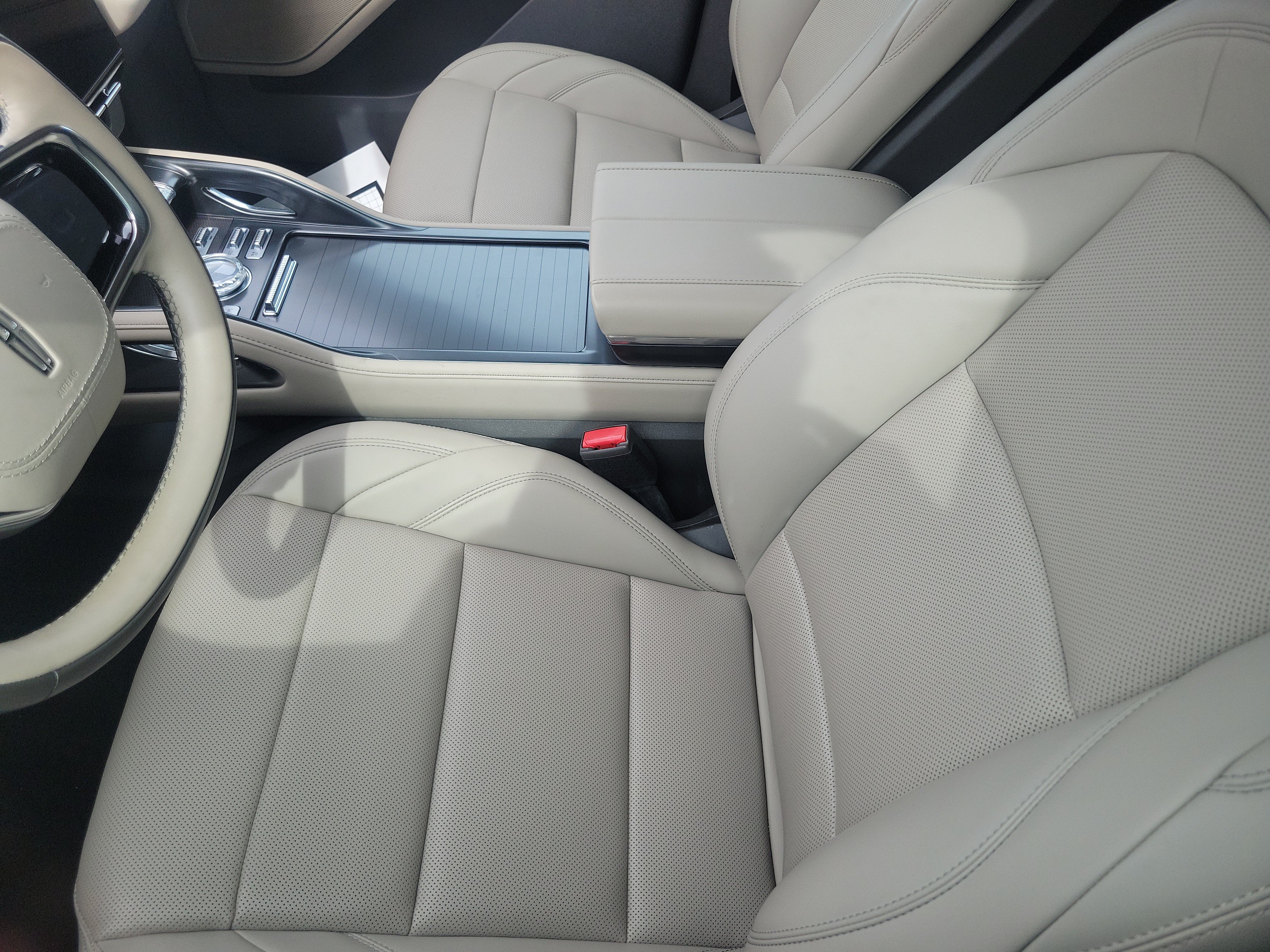 Certified 2025 Lincoln Nautilus Premier AWD/4WD image 10