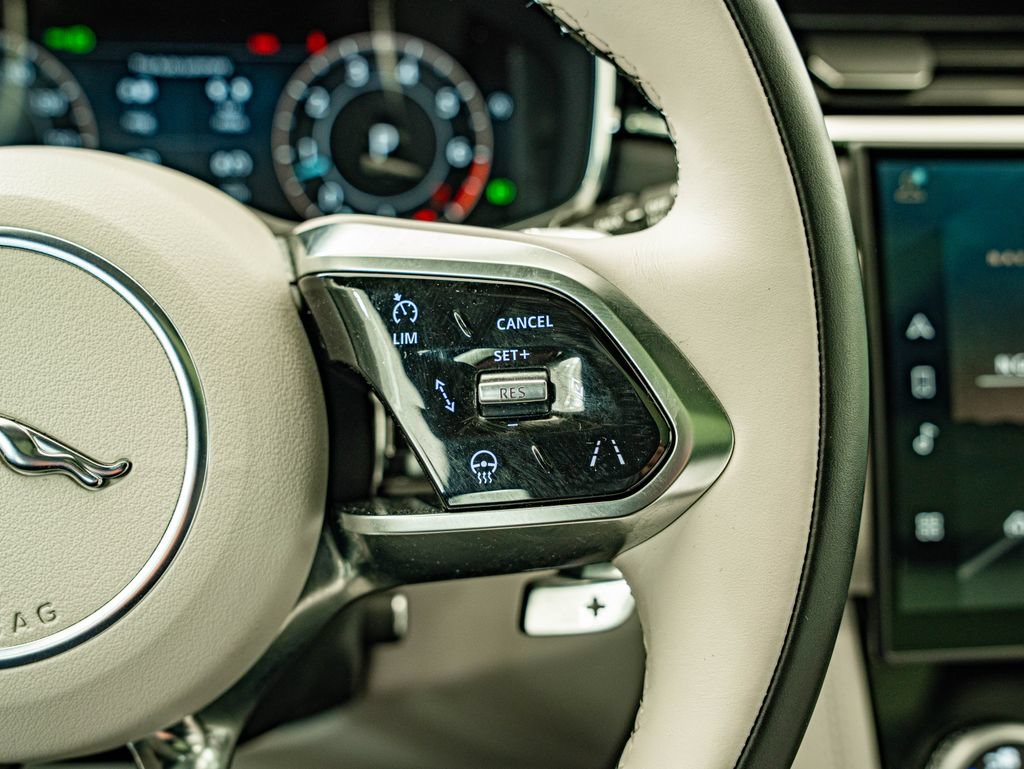 Certified 2025 Jaguar F-PACE R-Dynamic S AWD/4WD image 20