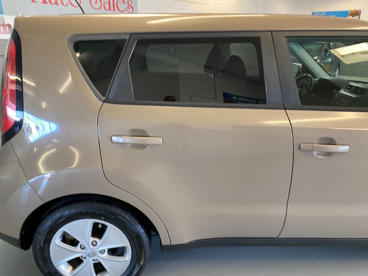 Used 2015 Kia Soul Base 4dr Crossover 6A FWD image 15