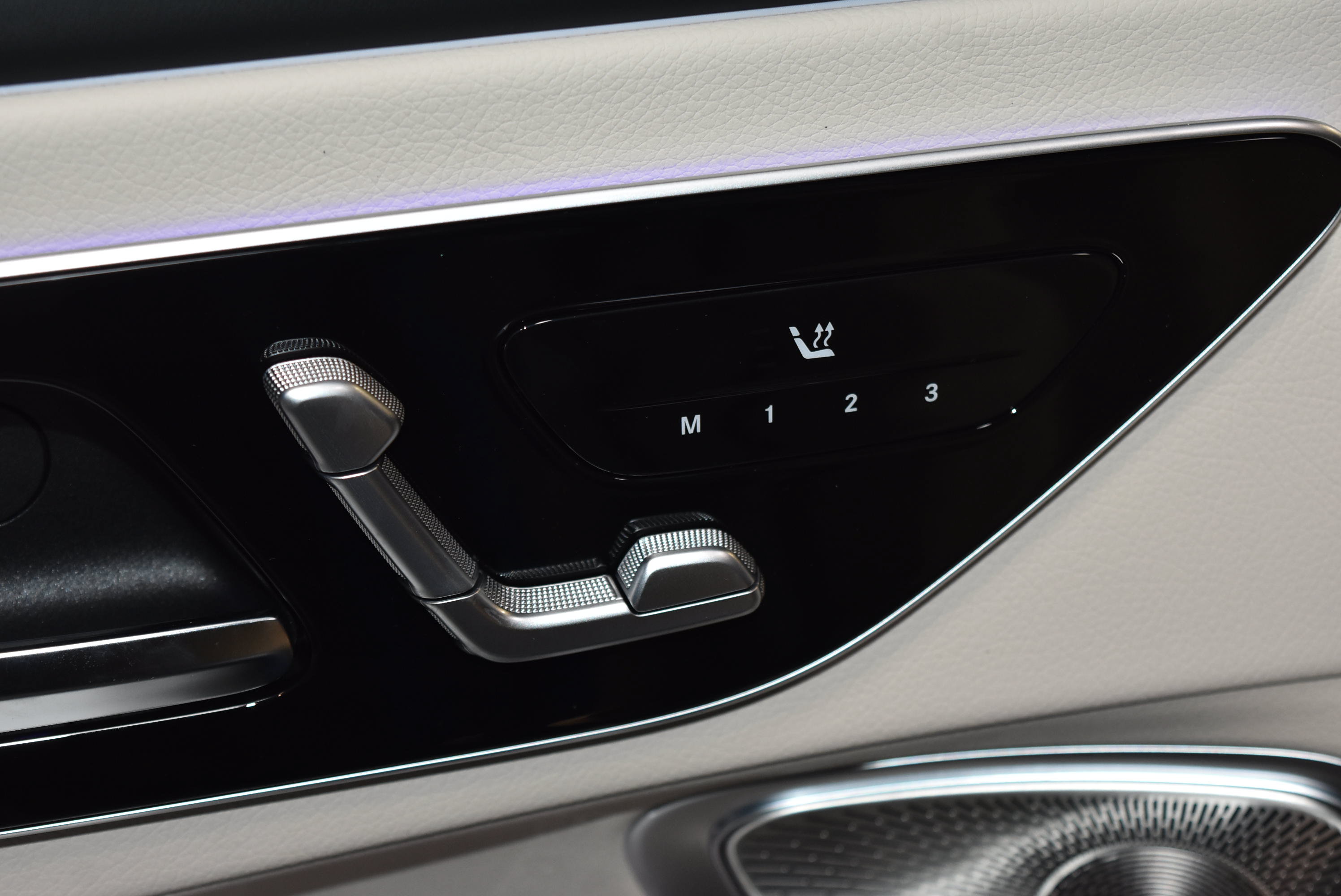 New 2026 Mercedes-Benz CLE 300 4MATIC Coupe image 4