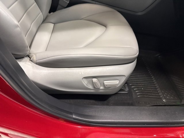 Used 2022 Toyota Highlander XLE image 14