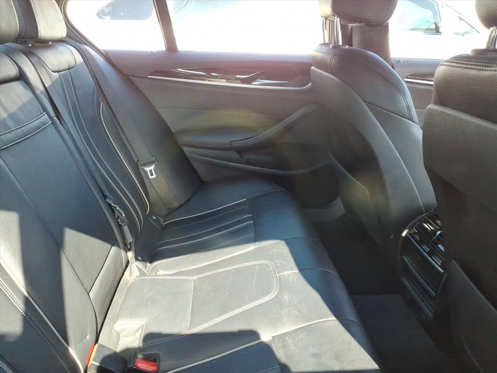 Used 2019 BMW 530i xDrive w/ Convenience Package image 10