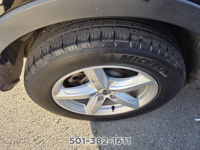 Used 2018 Ford Explorer XLT FWD image 9
