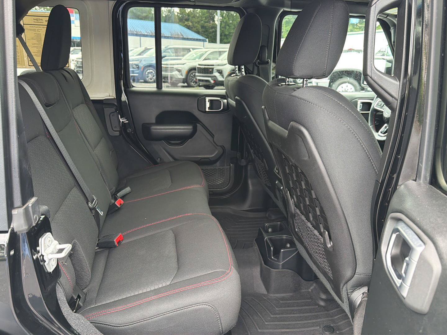 Used 2019 Jeep Wrangler Unlimited Rubicon AWD/4WD image 12
