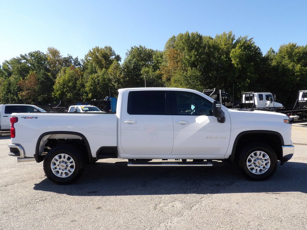 Used 2025 Chevrolet Silverado 3500 LT w/ Safety Package AWD/4WD image 9