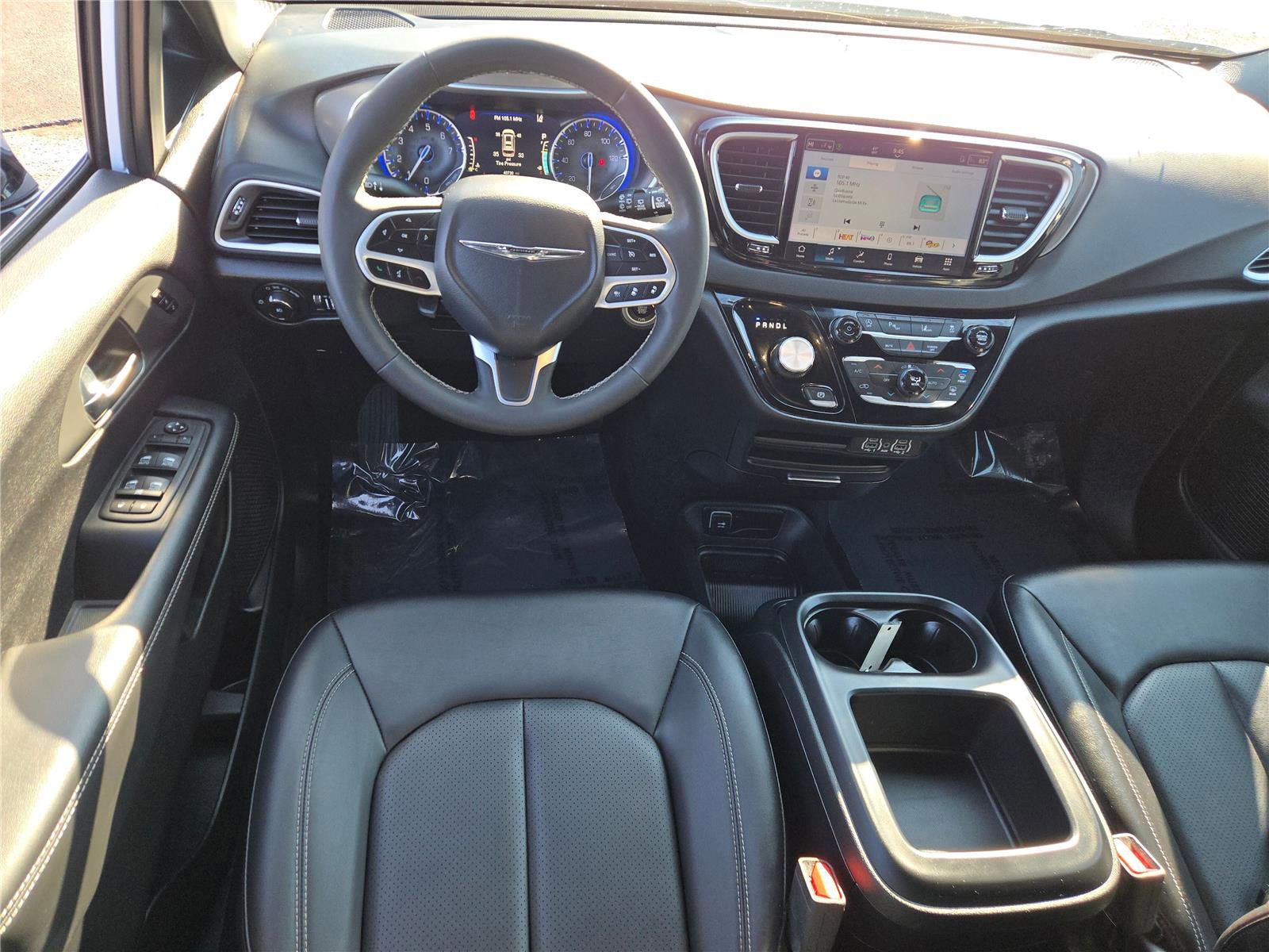 Certified 2025 Chrysler Pacifica Select image 21