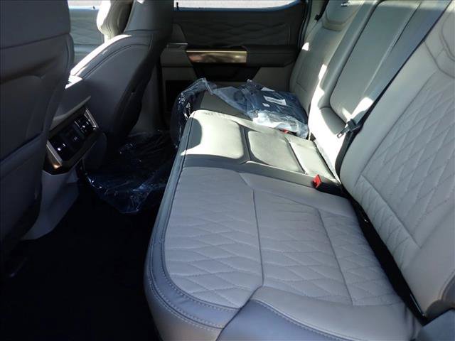 New 2026 Ford F350 Platinum w/ Platinum Plus Package AWD/4WD image 9