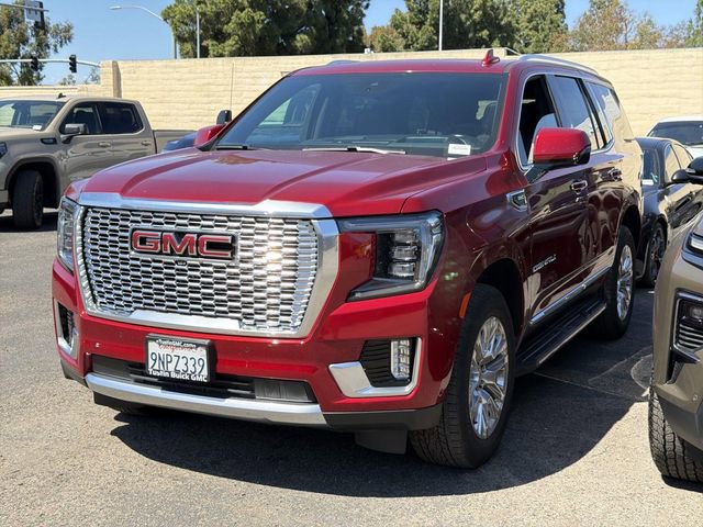 Used 2024 GMC Yukon Denali w/ Advanced Technology Package AWD/4WD image 3