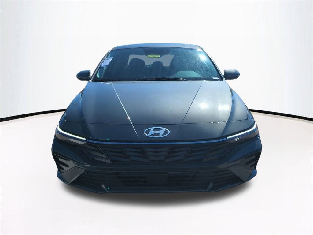 New 2026 Hyundai Elantra Limited image 3