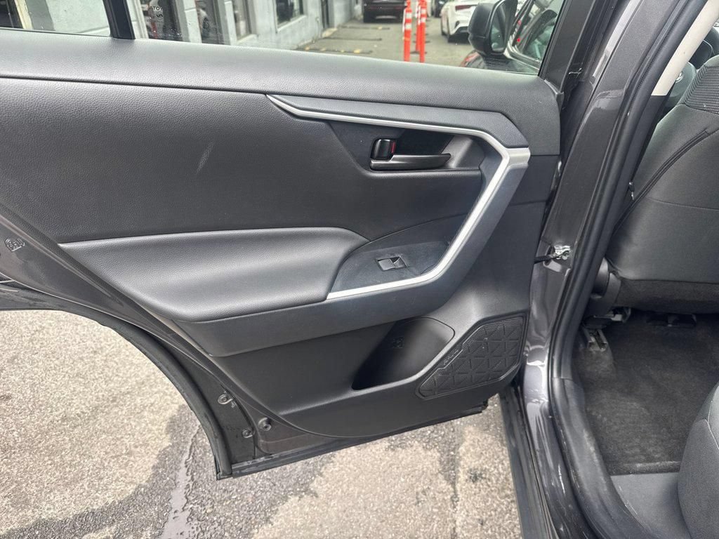 Used 2024 Toyota RAV4 LE FWD image 27