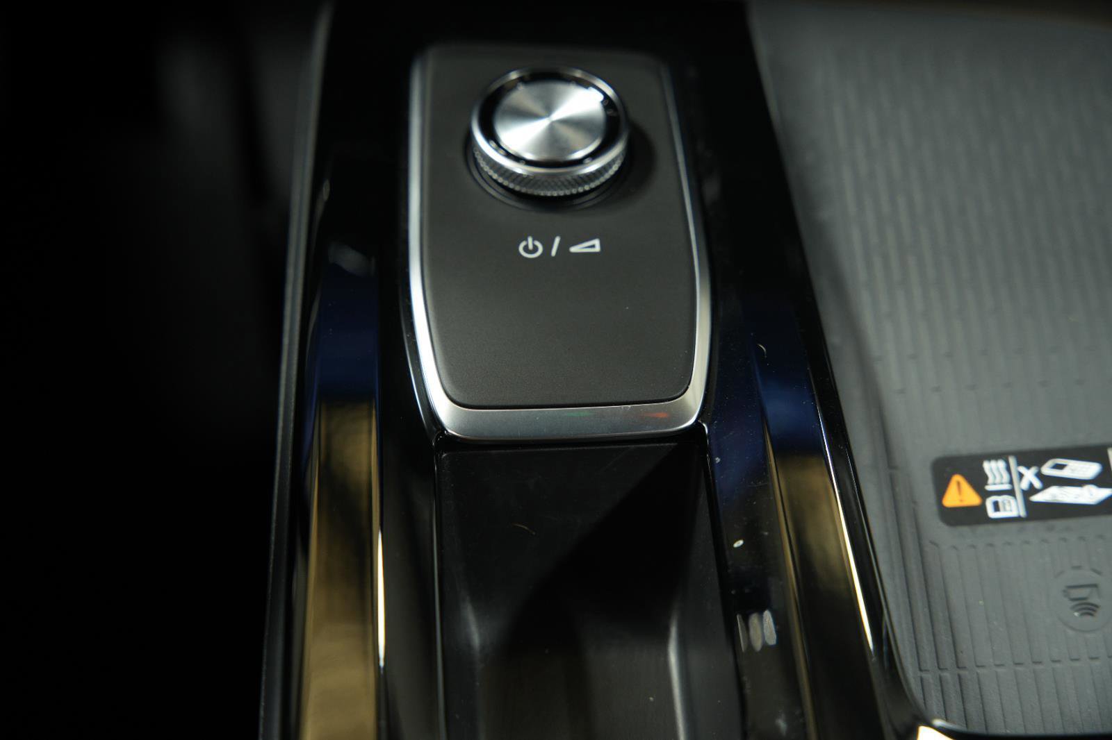 Used 2025 Buick Enclave Avenir image 37