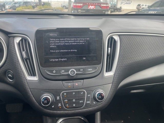 Used 2025 Chevrolet Malibu LT image 12