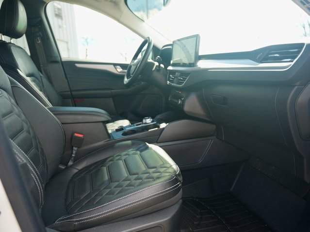 Used 2024 Ford Escape Platinum w/ Premium Technology Package image 8