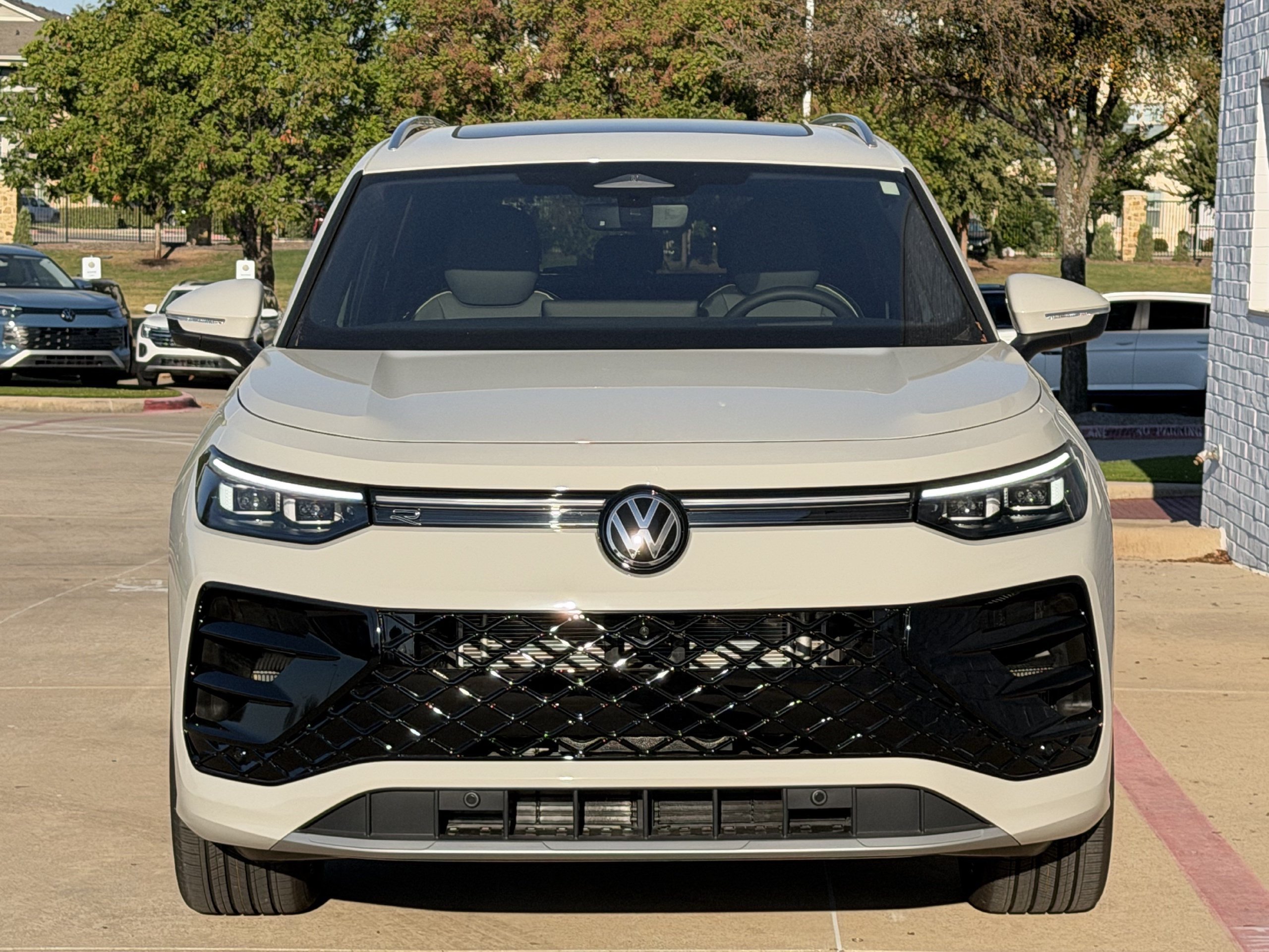 New 2026 Volkswagen Tiguan SEL R-Line AWD/4WD image 9
