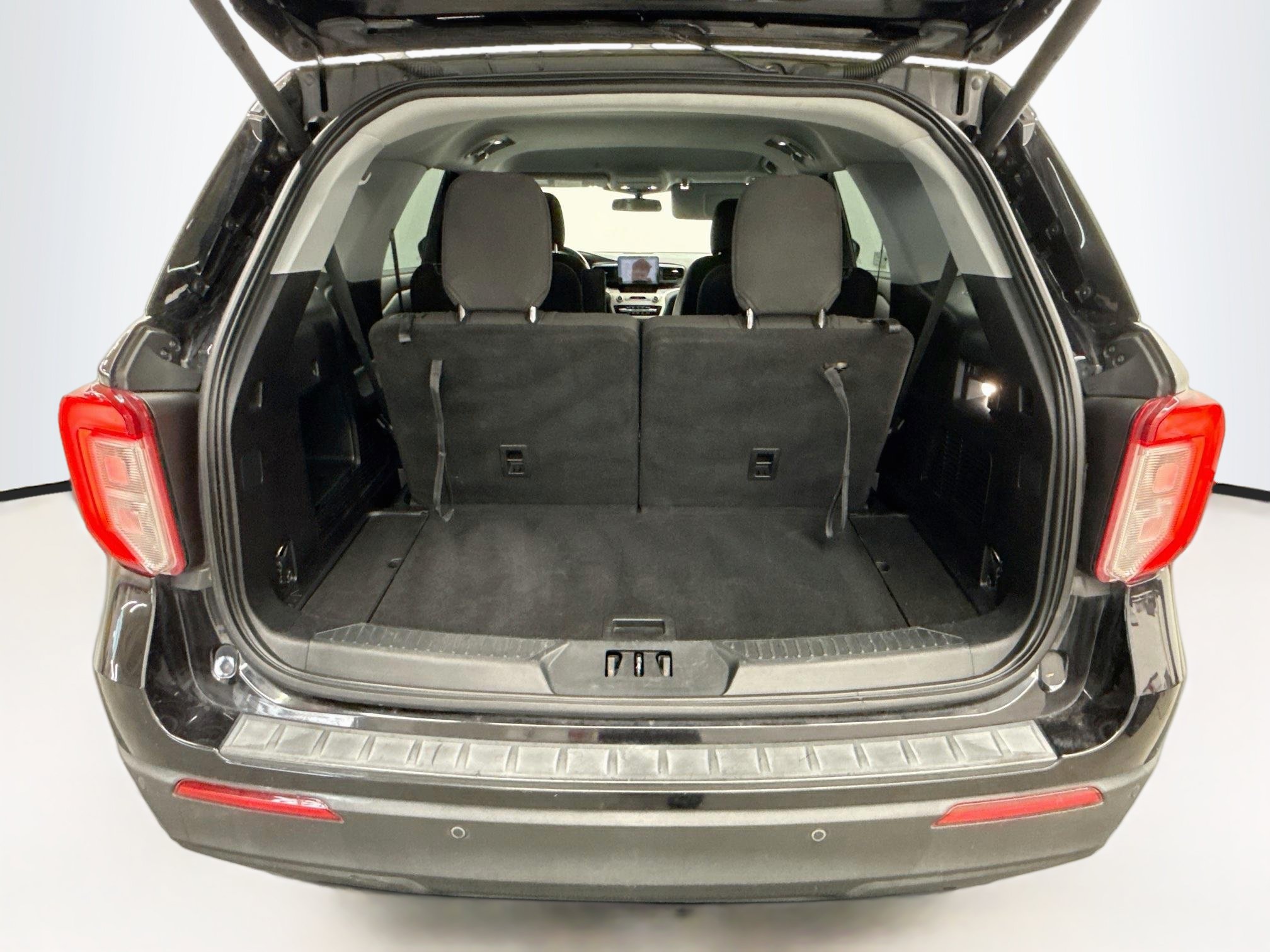Used 2021 Ford Explorer XLT RWD image 30