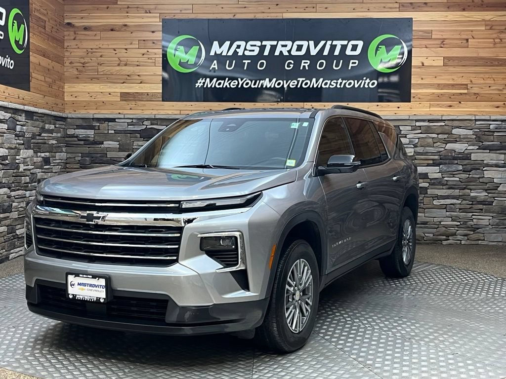 Used 2025 Chevrolet Traverse LT w/ Driver Confidence Package AWD/4WD image 7