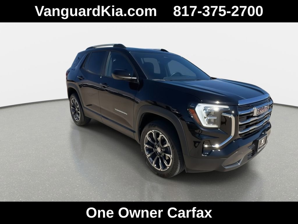 Used 2025 GMC Terrain Elevation w/ Elevation Premium Package image 2