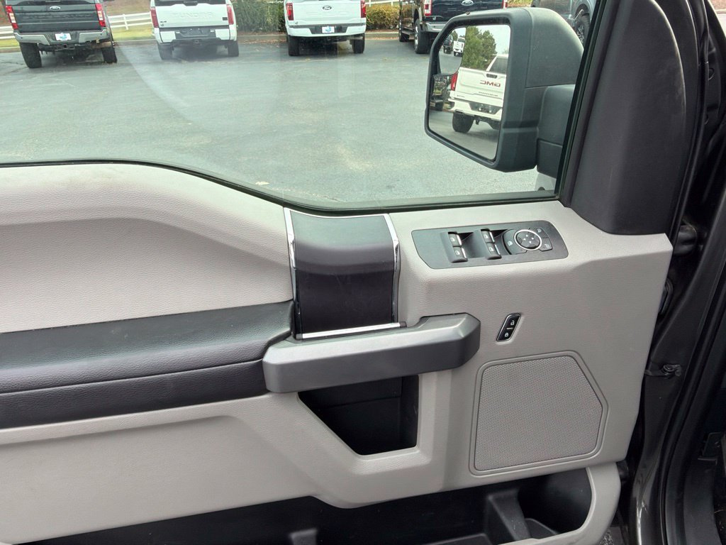 Used 2017 Ford F150 XLT AWD/4WD image 8