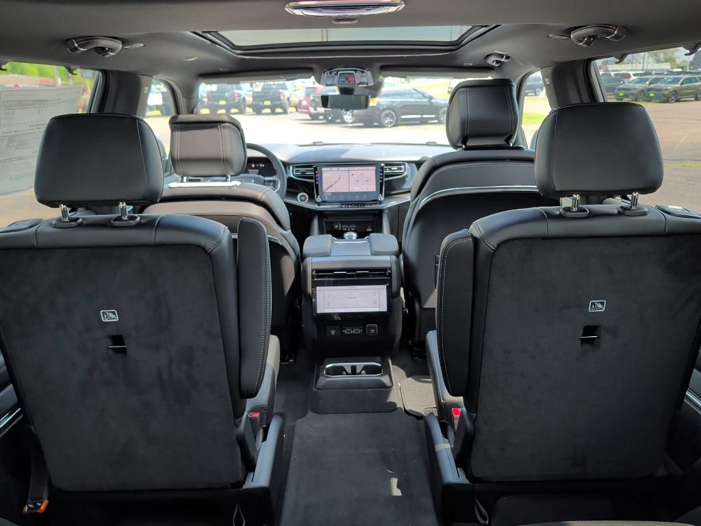 New 2026 Jeep Grand Wagoneer Summit AWD/4WD image 32