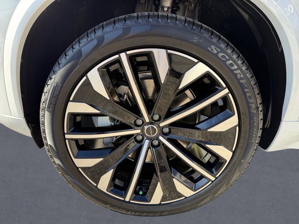 New 2026 Volvo XC90 B6 Ultra image 8