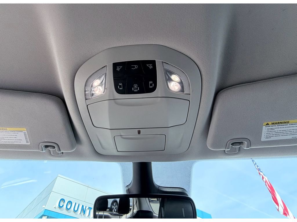 Used 2024 Chrysler Pacifica Touring-L image 15