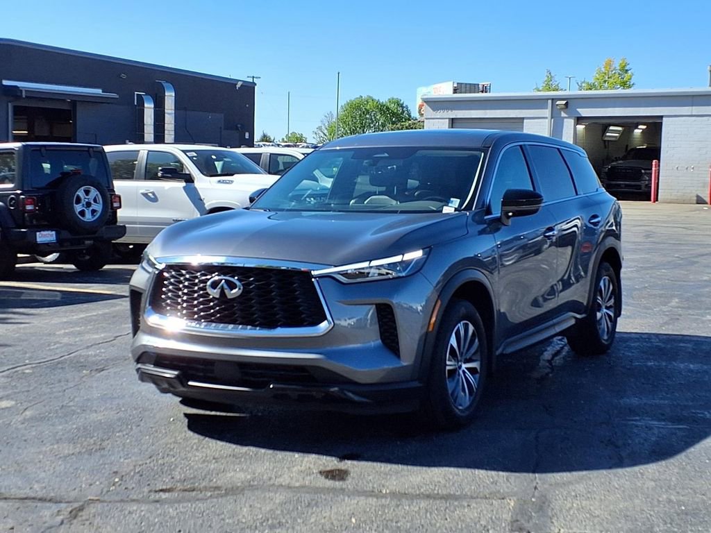 Used 2025 INFINITI QX60 Pure FWD image 2