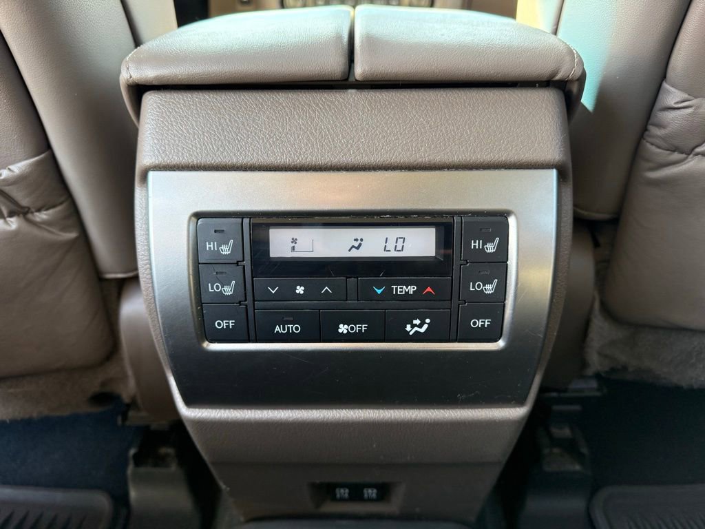 Used 2023 Lexus GX 460 Premium w/ Accessory Package image 17