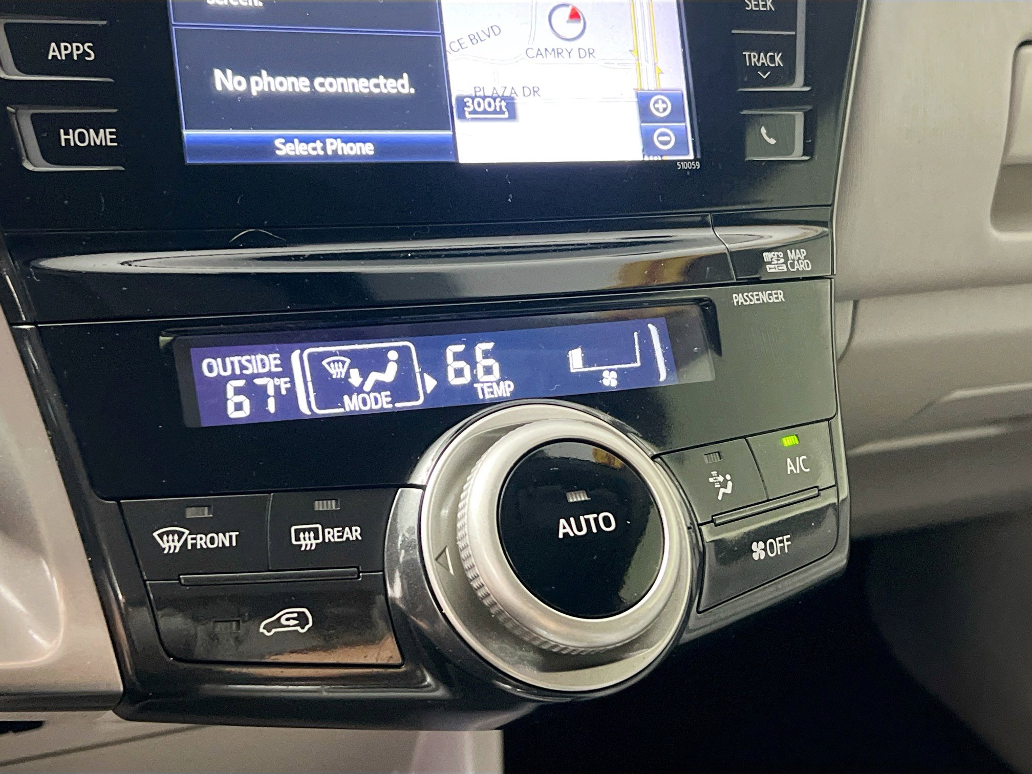 Used 2015 Toyota Prius V Five image 27