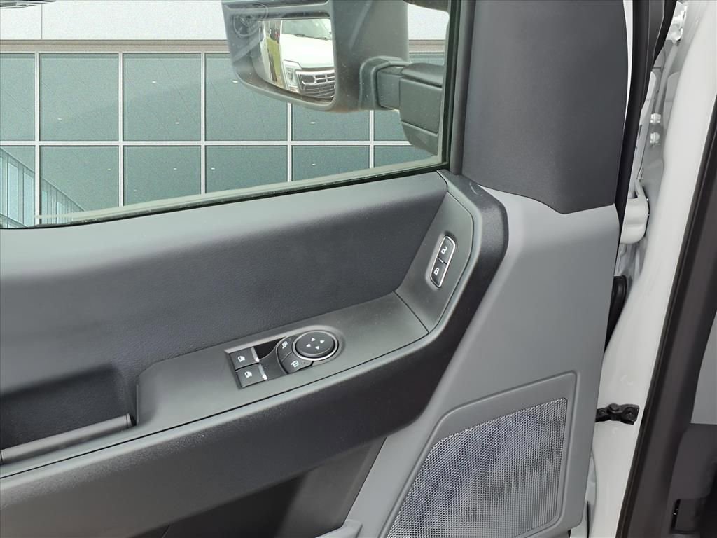 New 2025 Ford F550 2WD Regular Cab Super Duty image 13