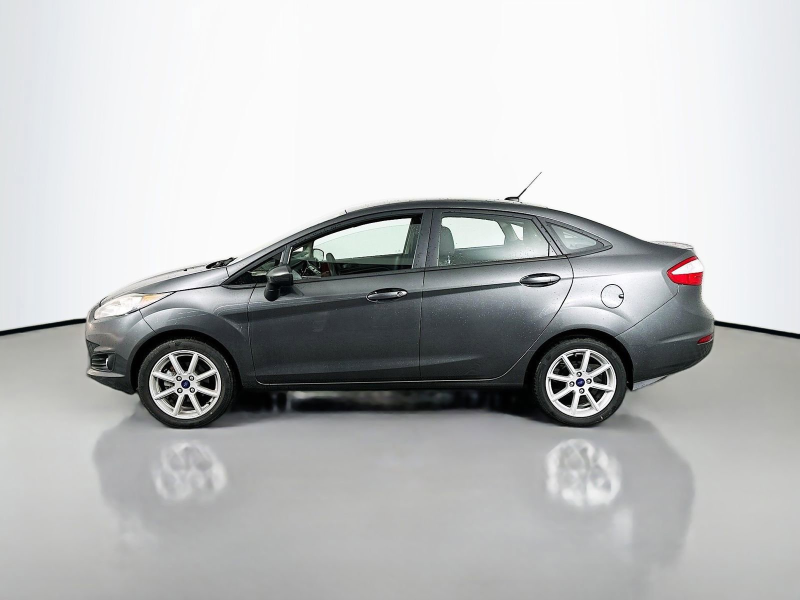 Used 2019 Ford Fiesta SE w/ Equipment Group 201A image 5